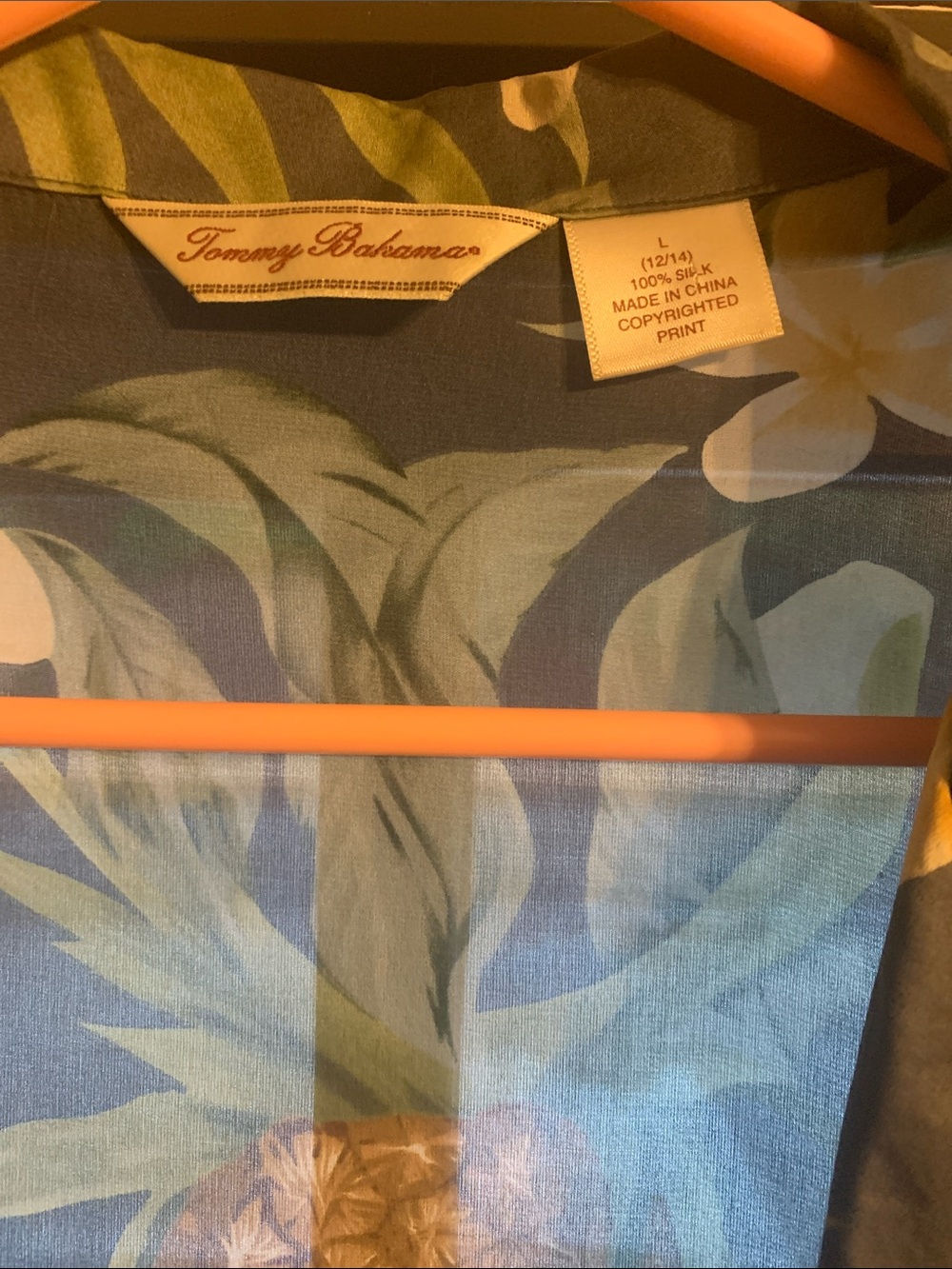 Tommy Bahama 100% Silk  Tropical Pineapple & Plumeria Print Short Sleeve - Picture 5 of 8